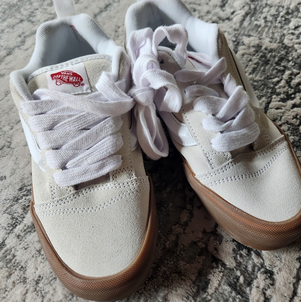Vans Women's Neutral Suede Kun Skool Lace-up Sneakers M5.5, W7